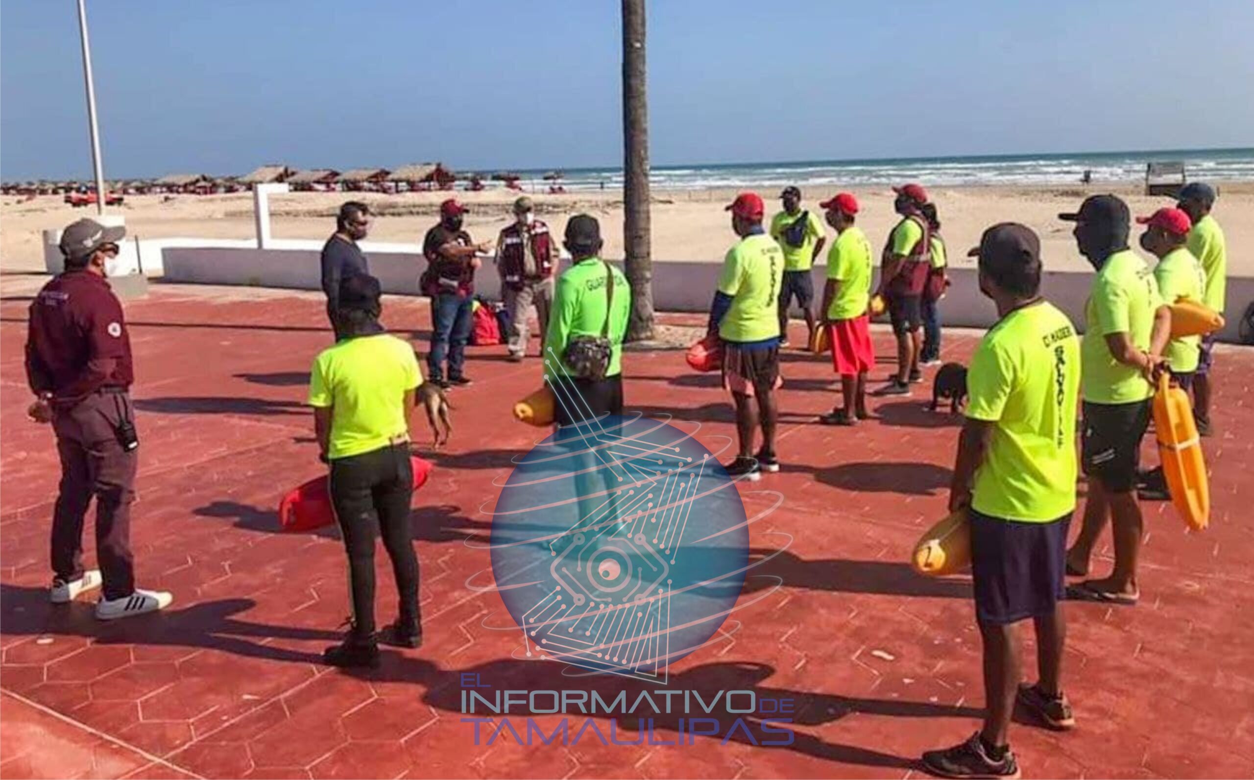 REFUERZAN CAPACITACIÓN ELEMENTOS SALVAVIDAS DE PLAYA MIRAMAR.