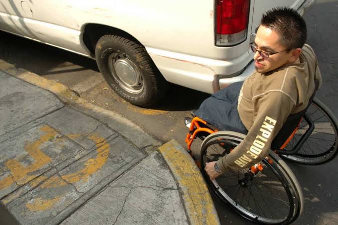 MULTAS DE 2 MIL PESOS DE MULTA A QUIEN SE ESTACIONE EN RAMPAS PARA DISCAPACITADOS