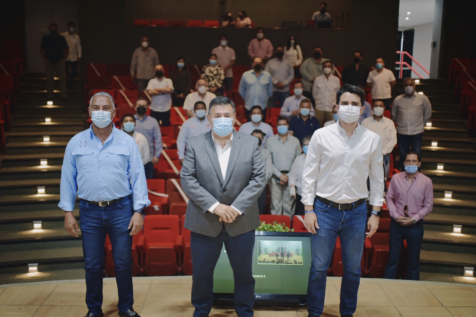 SUMA JAIME TURRUBIATES A CONSTRUCTORES A PROYECTOS TURÍSTICOS.