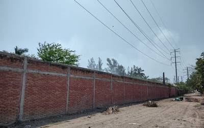 FUGA DE AGUA PROVOCA ALARMA EN HABITANTES DE LA COLONIA HIPÓDROMO.