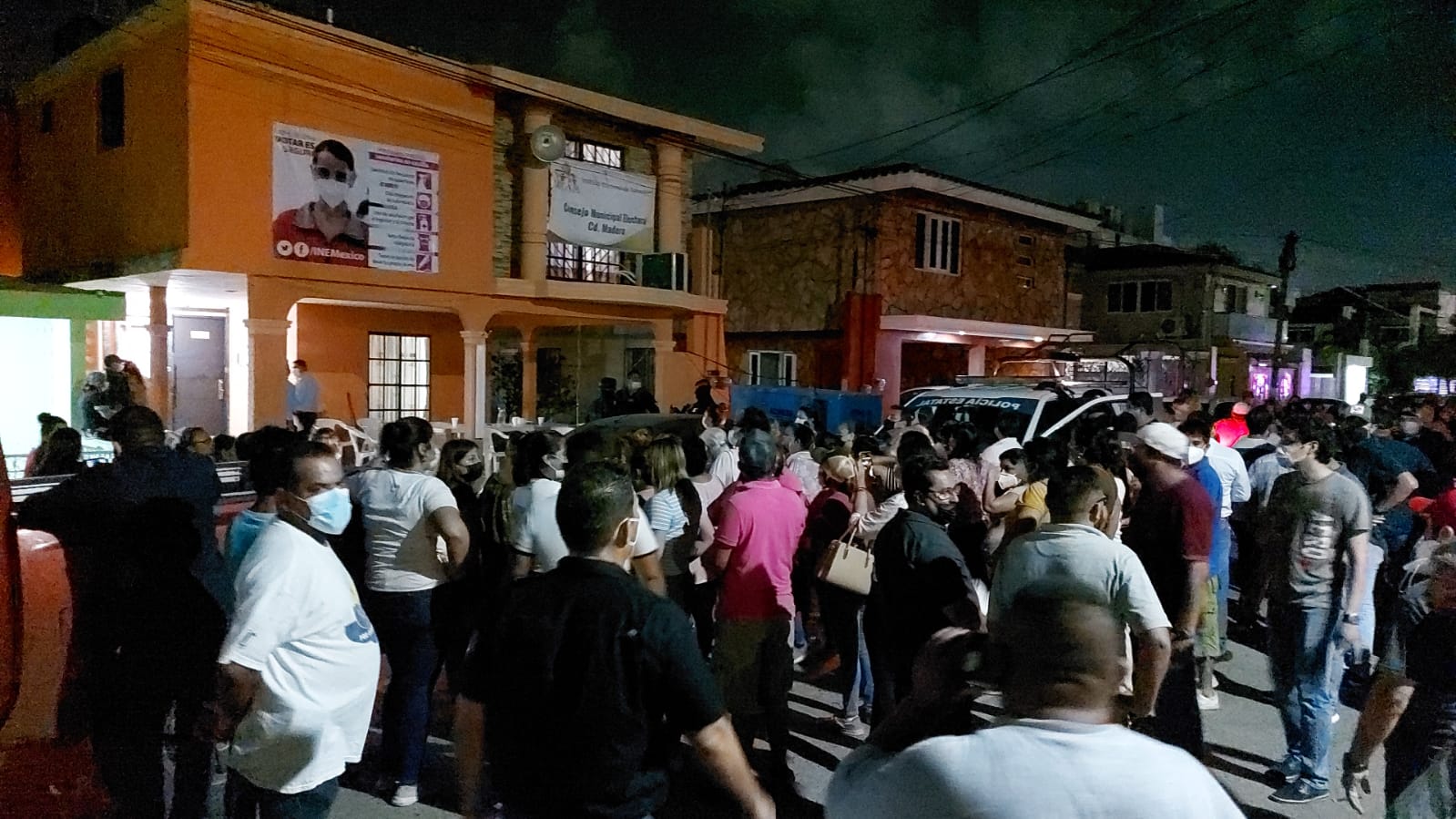 IMPIDEN MORENISTAS SALIDA DE PAQUETES ELECTORALES A SEDE ALTERNA.