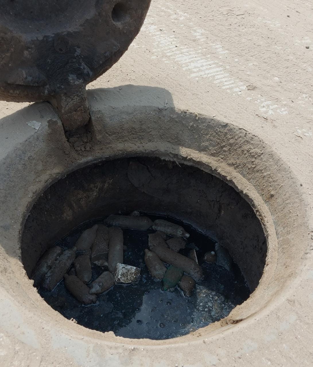 PRESERVATIVOS TAPONEAN SISTEMA DE DRENAJE.