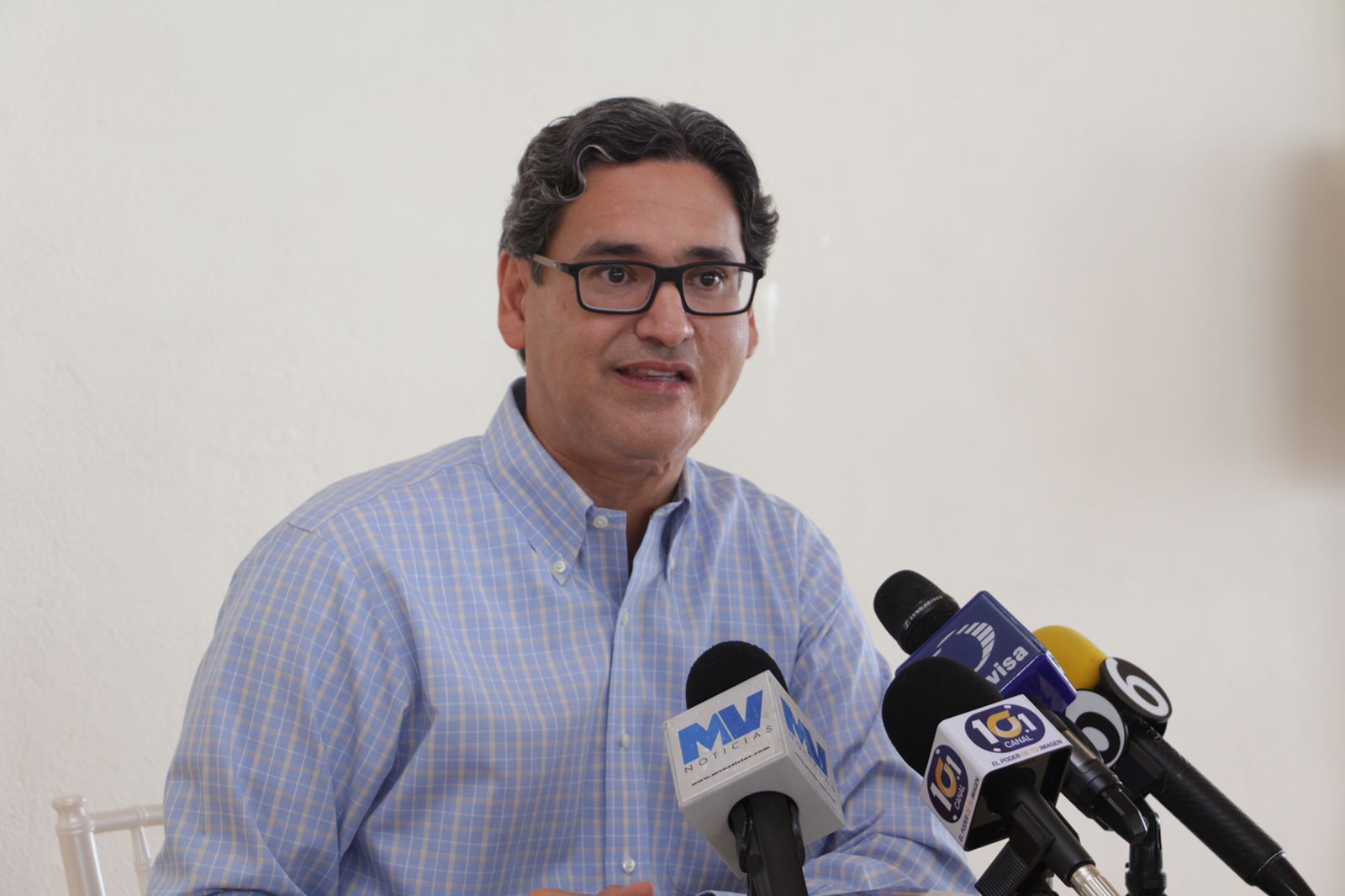 ESTOY CONSIDERANDO PARTICIPAR POR LA CANDIDATURA A LA GUBERNATURA: ERASMO GONZÁLEZ.