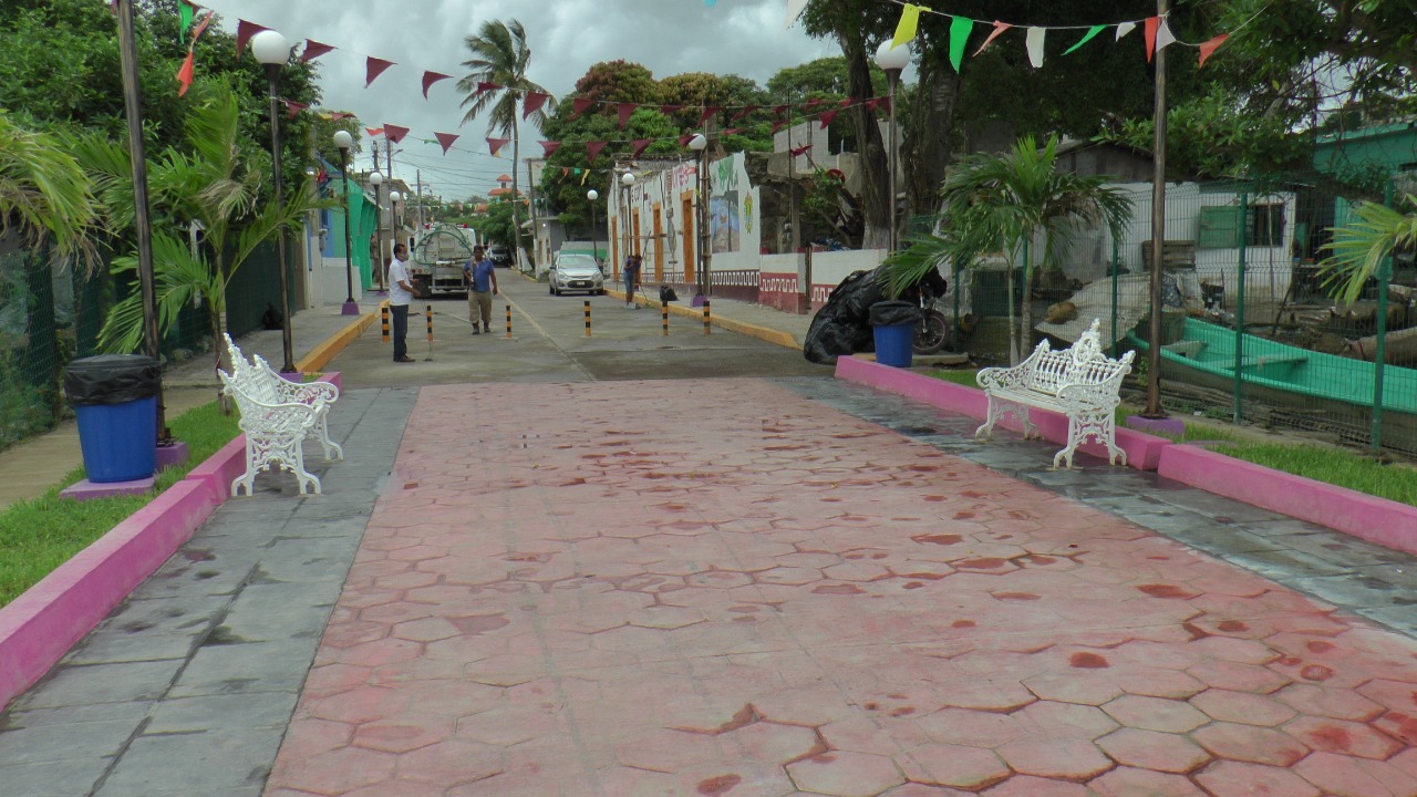 RESTAURAN AZOLVE SOBRE MIRADOR TURÍSTICO.