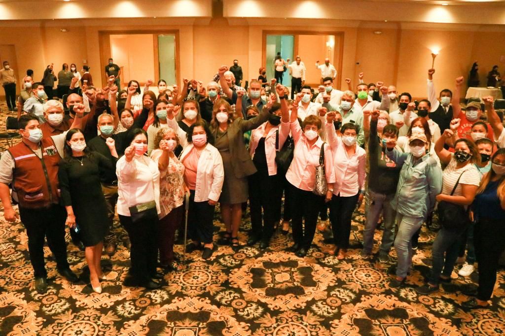 MAKI ORTIZ TIENE ÉXITO EN NUEVO LAREDO.