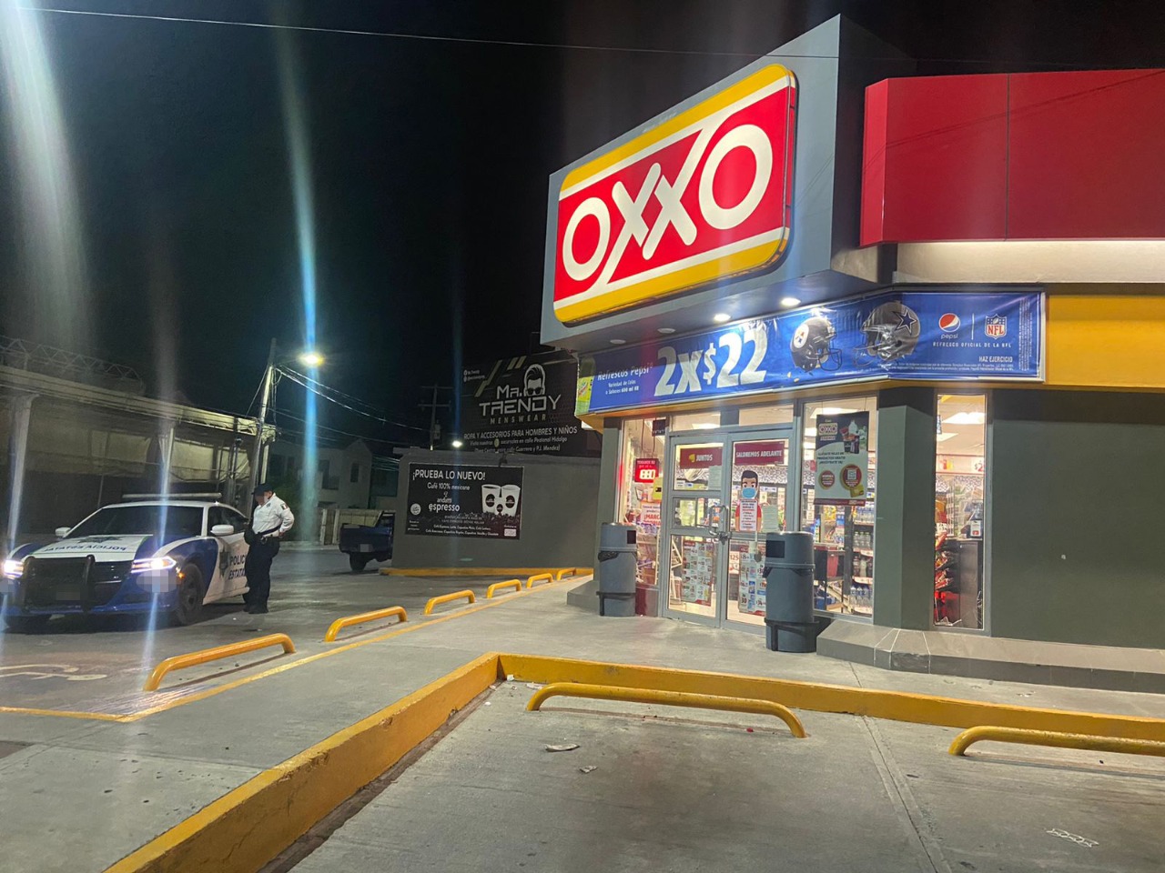 LO DETIENEN TRAS ROBAR TIENDA DE CONVENIENCIA