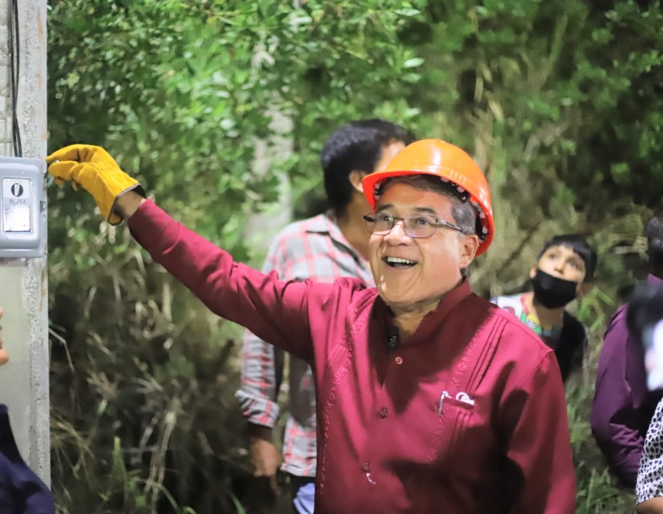 CON MAYOR ILUMINACIÓN, ALTAMIRA ES CADA VEZ MÁS SEGURA: ARMANDO MARTÍNEZ MANRÍQUEZ. CON MAYOR ILUMINACIÓN, ALTAMIRA ES CADA VEZ MÁS SEGURA: ARMANDO MARTÍNEZ MANRÍQUEZ.