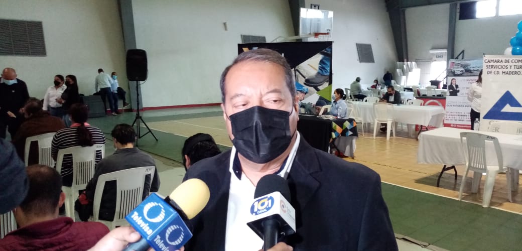 COMERCIO DE MADERO SOBREVIVE ENDEUDÁNDOSE.