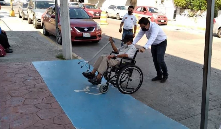 GOBIERNO DE MADERO BRINDA ASISTENCIA A ADULTOS MAYORES.