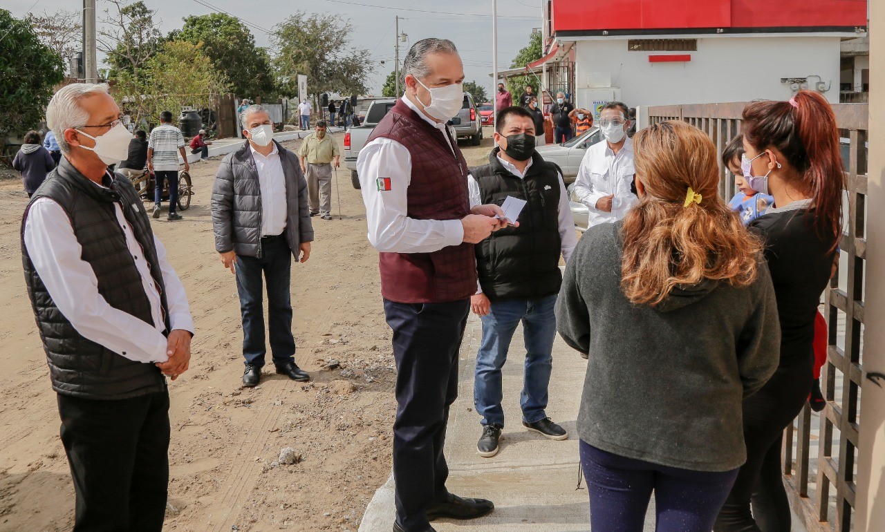 CON OBRA PÚBLICA, GOBIERNO MUNICIPAL DA IDENTIDAD A COLONIAS MADERENSES