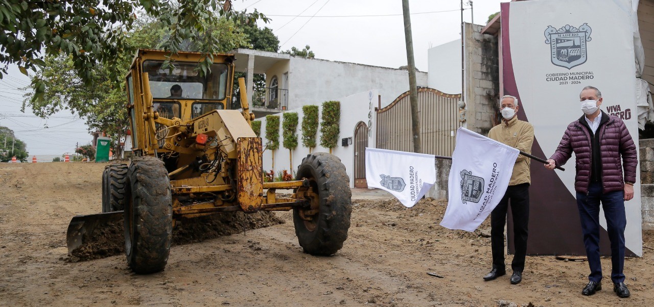 DAN BANDERAZO A MÁS OBRAS DE PAVIMENTACIÓN EN CIUDAD MADERO
