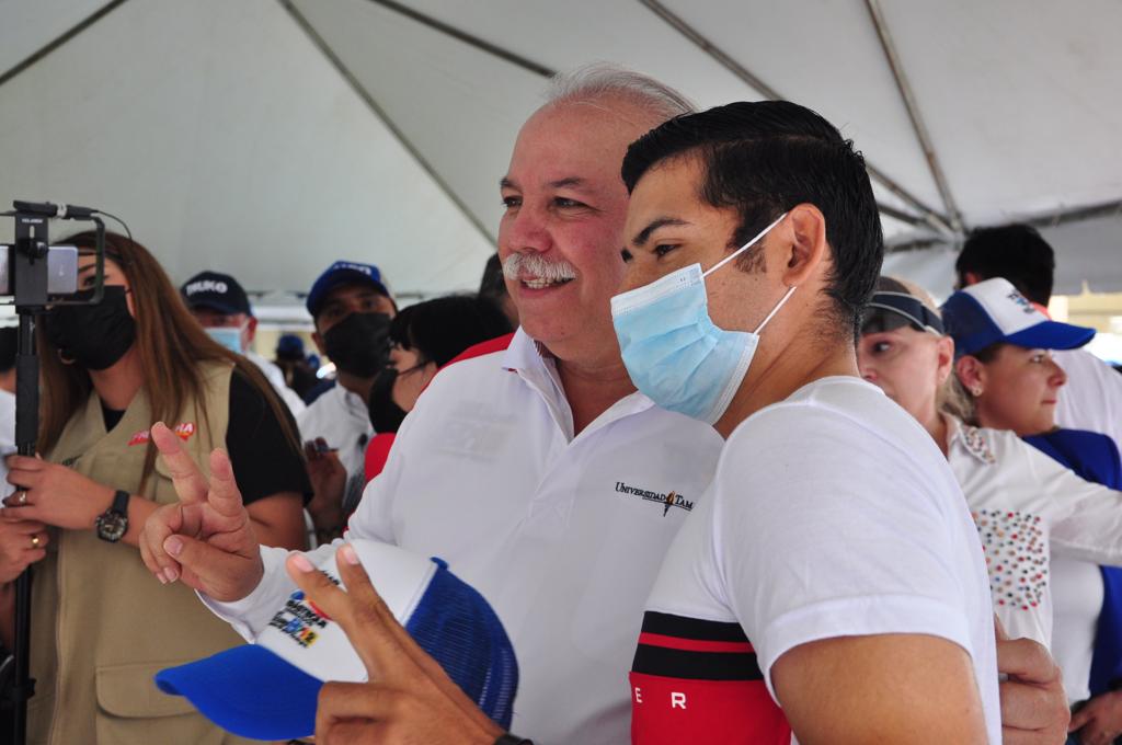 SOSTIENE TRUKO DIALOGO CON JÓVENES UNIVERSITARIOS REYNOSENSES