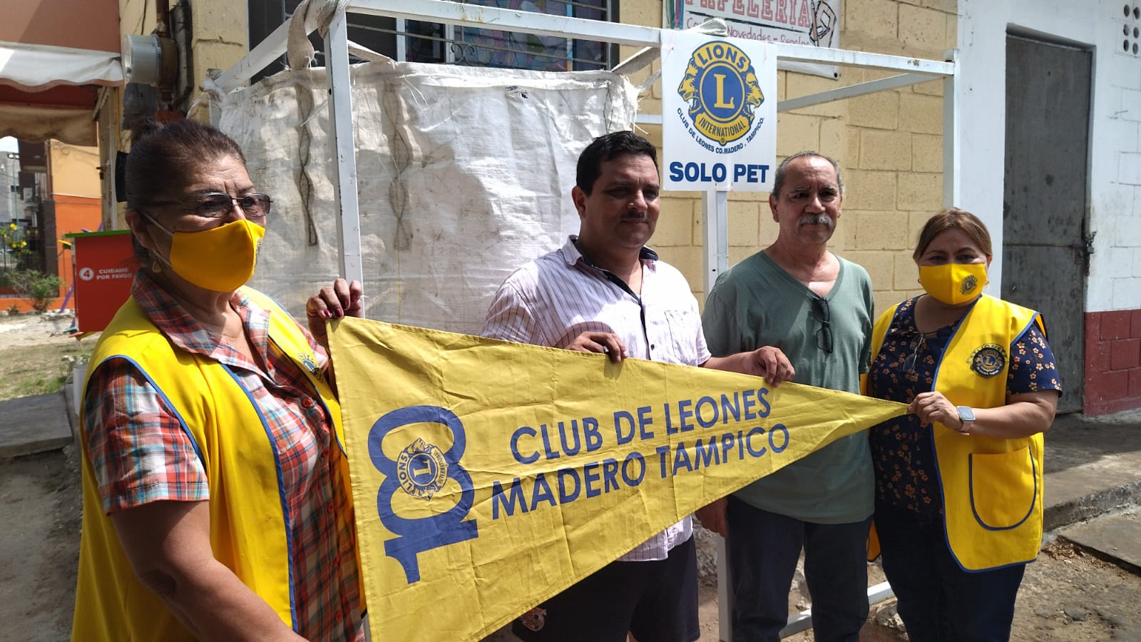 INSTALAN CENTEO DE ACOPIO DE TAPITAS Y PET.