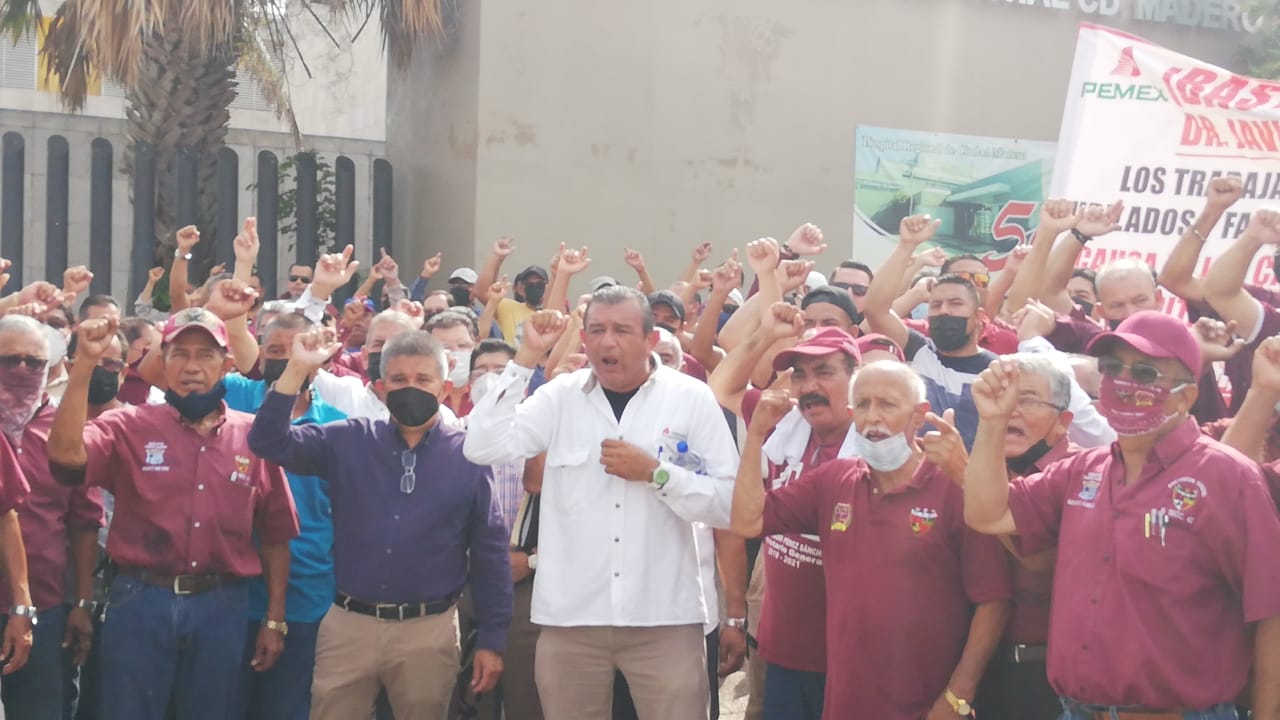 16 DÍAS DE PROTESTA LLEVAN TRABAJADORES PETROLEROS.