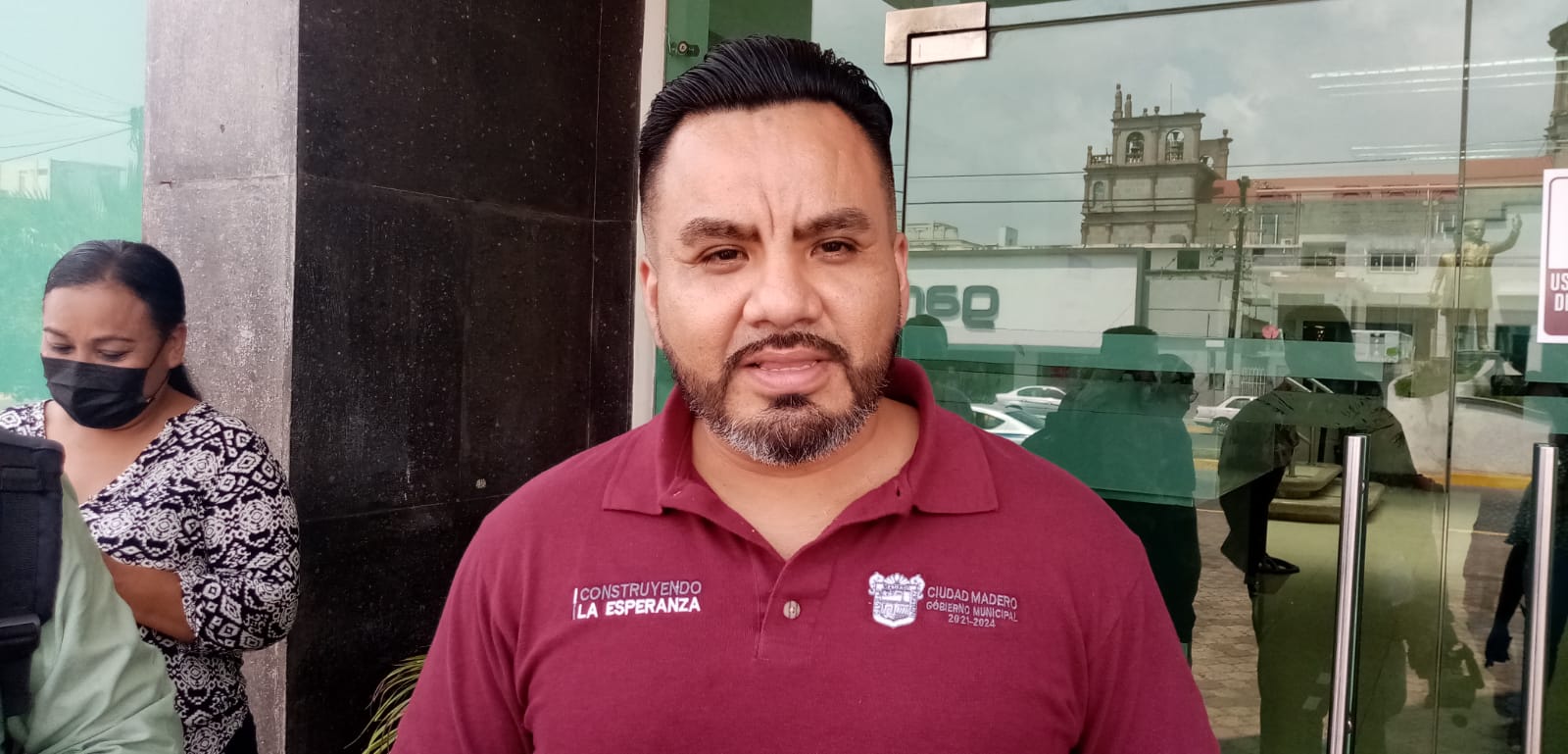 INTERACCIONES PRETENDE COBRARLE A MADERO, DEUDA DE  PLAZA ISAURO ALFARO.