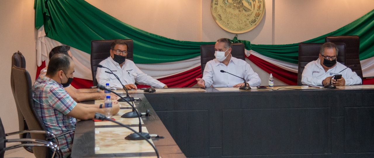 REFRENDA ADRIÁN OSEGUERA SU APOYO AL SECTOR COMERCIAL