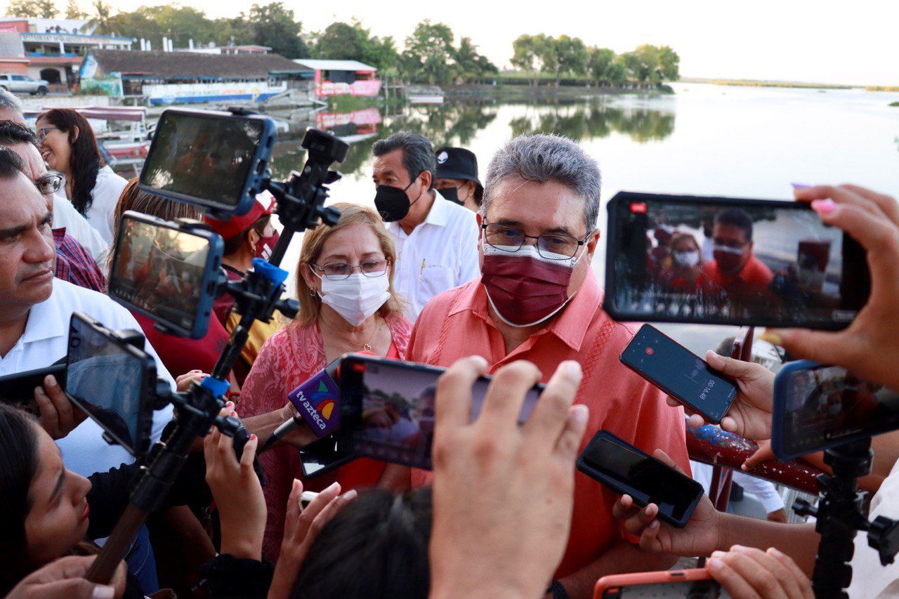 MANTIENE PLÁTICAS GOBIERNO DE ALTAMIRA CON CADENA DE CINES.