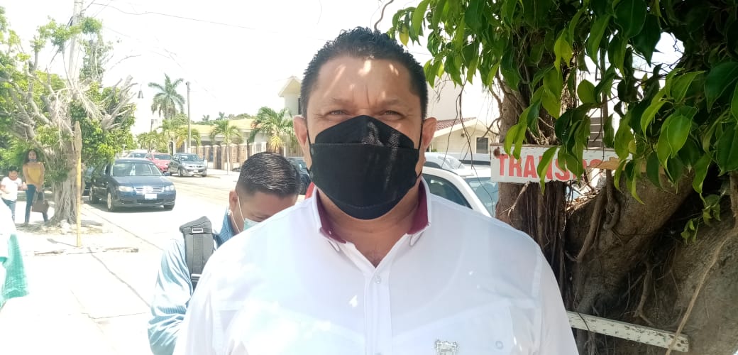 DIRECTORES DE ESCUELA DEBEN SER FLEXIBLES PARA QUE ALUMNOS SE VACUNEN.