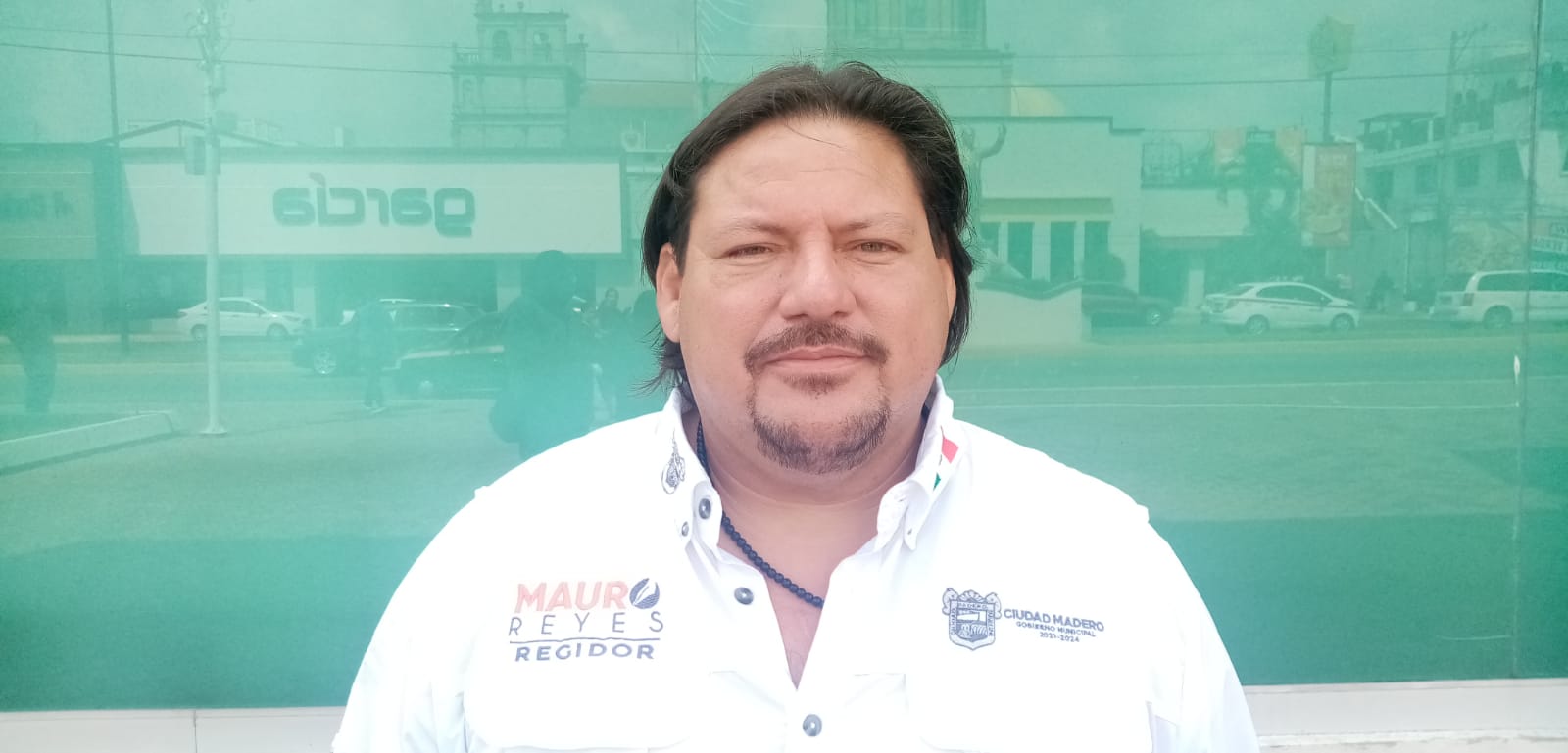 NECESARIA MAYOR VIGILANCIA EN ESCOLLERAS DE LA PLAYA.