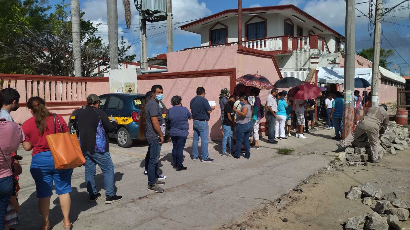 MENORES DEBEN IR BIEN ALIMENTADOS E HIDRATADOS A LA VACUNACIÓN.