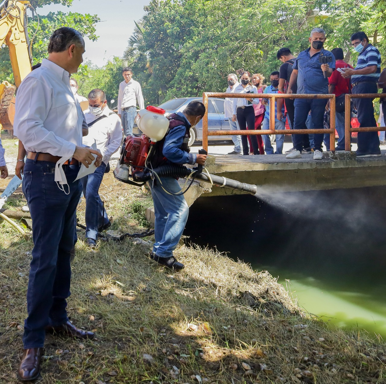 DESPLIEGA ADRIÁN OSEGUERA CUADRILLAS DE FUMIGACIÓN POR CIUDAD MADERO