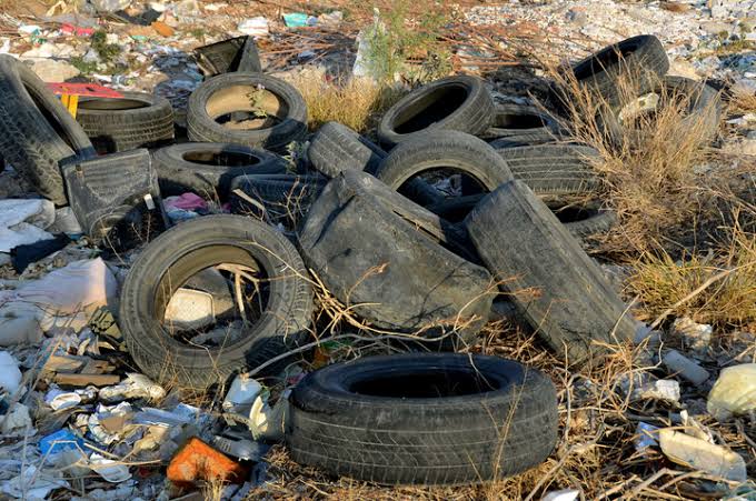 RETIRAN DE LAS CALLES DE MADERO HASTA 50 LLANTAS AL MES.