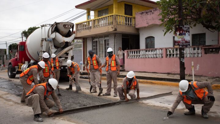REPONE COMAPA PAVIMENTO EN LA COLONIA VICENTE GUERRERO