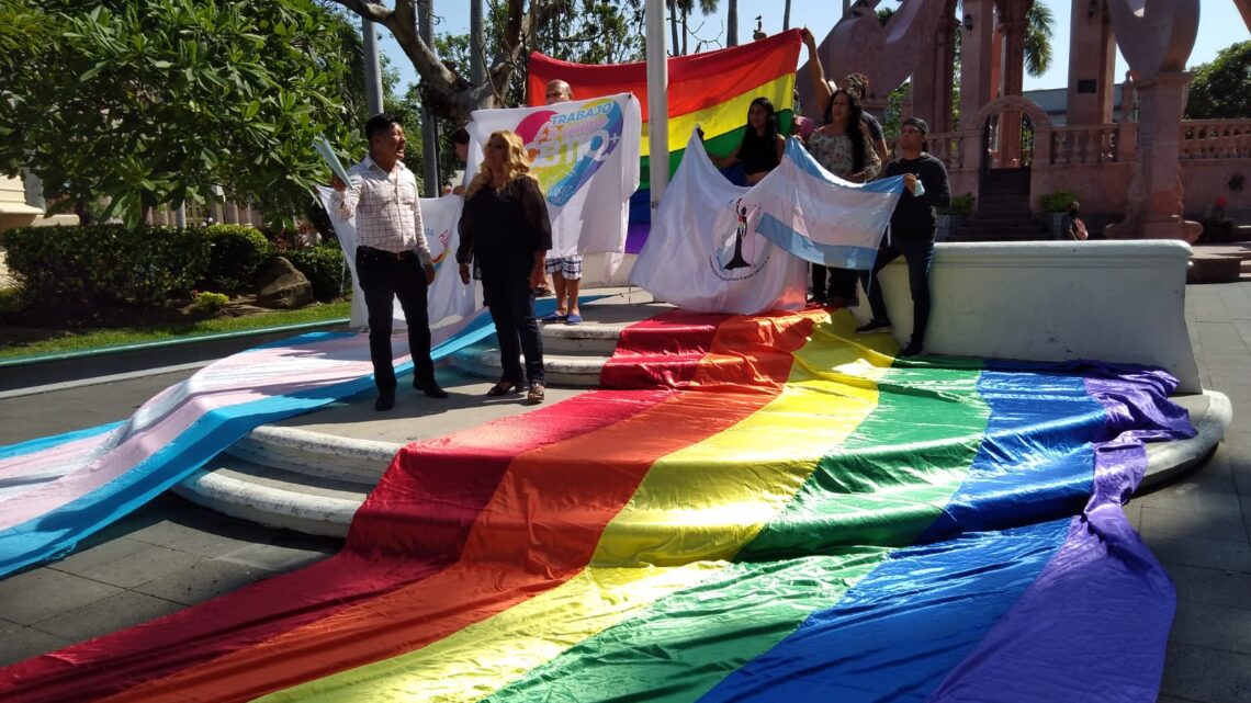 COMUNIDAD LGBTTYQ DE LA REGIÓN SUR FESTEJA LOGRO DE MATRIMONIOS IGUALITARIOS
