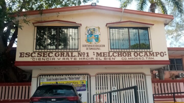 SECUNDARIA DE MADERO FUE VANDALIZADA CON HUEVOS, NO HUBO DAÑOS.