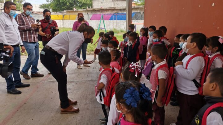 URGE DESCENTRALIZAR RECURSOS PARA PROYECTOS IMPORTANTES.