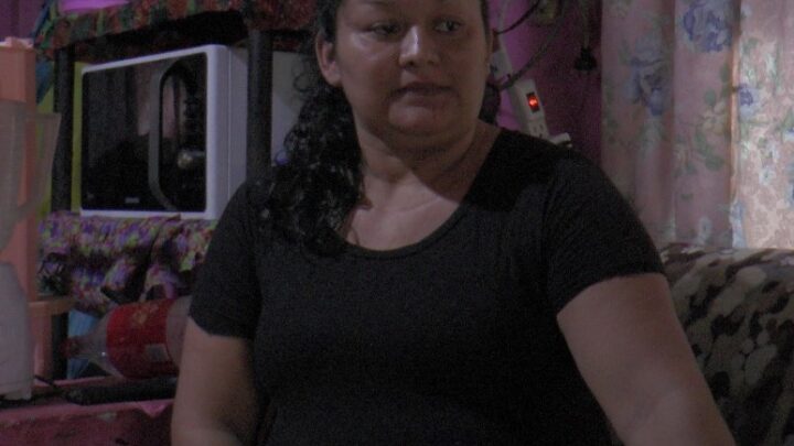 MUJER PIDE AYUDA PARA TRATAMIENTO MÉDICO