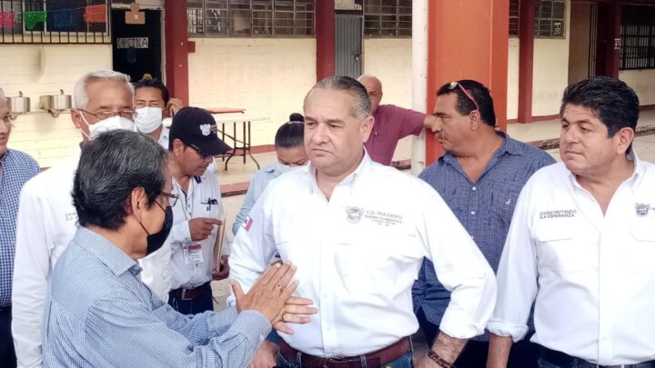 APLICARÁN FUERTES SANCIONES A QUIENES TIREN BASURA EN CANALES.
