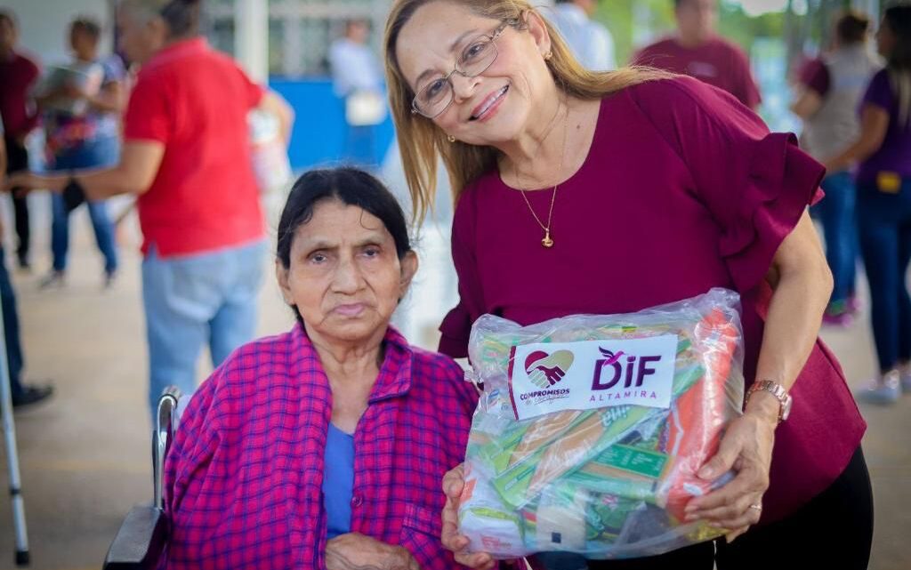 ENTREGA DIF ALTAMIRA APOYOS ALIMENTICIOS