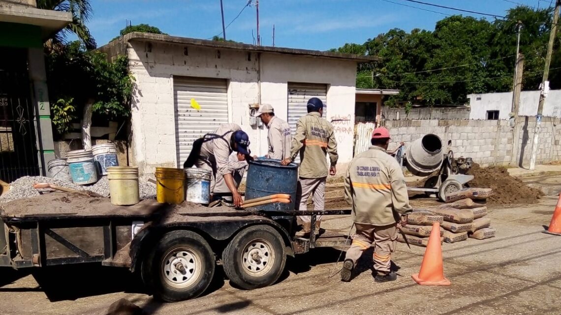 REPONE COMAPA ALTAMIRA PAVIMENTO EN LA COLONIA JOSÉ DE ESCANDÓN.