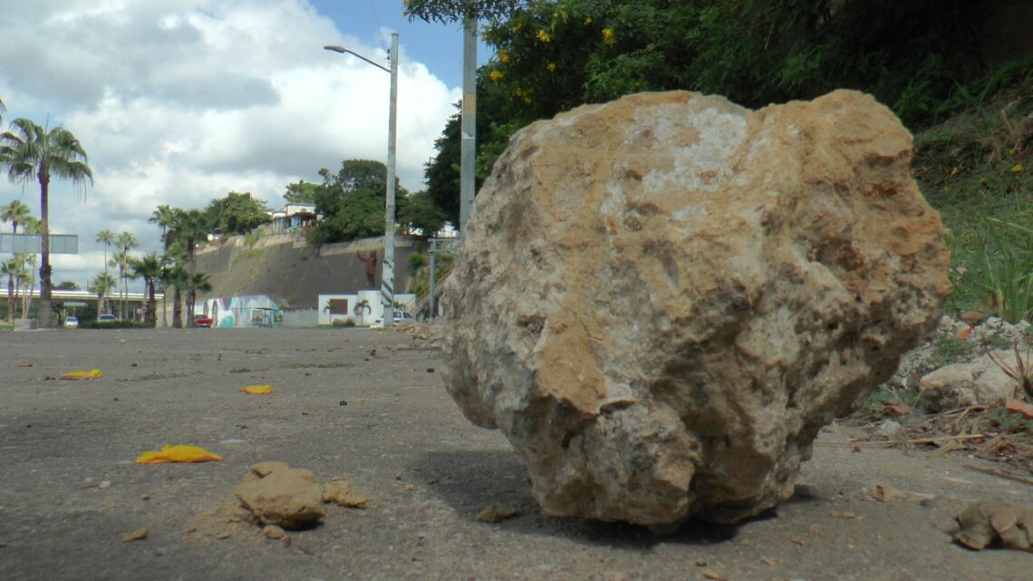 RESCATARÁN OTRA PARTE DEL CERRO ANDONEGUI PARA EVITAR DESGAJAMIENTOS