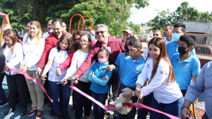 INAUGURA ARMANDO MARTÍNEZ VIALIDADES EN EL SECTOR CENTRO NORTE