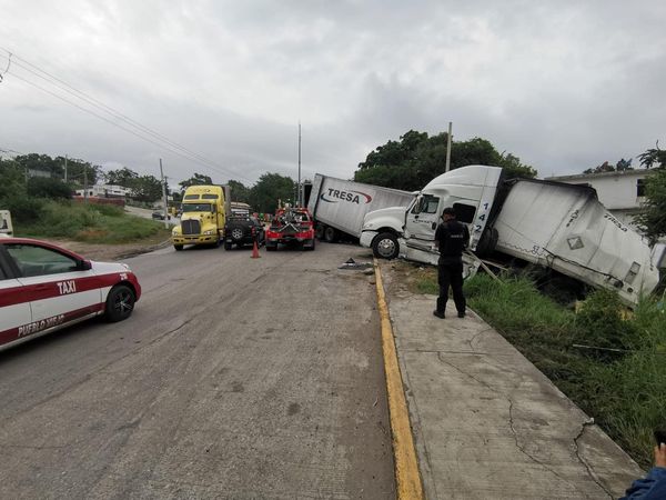 TRAILER SE QUEDA SIN FRENOS EN DESCENSO