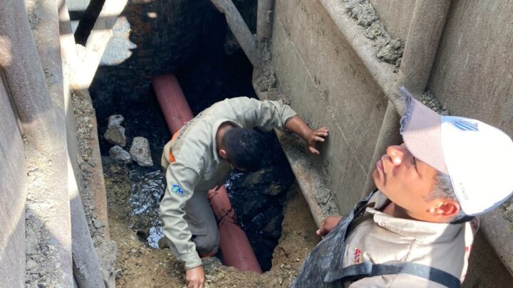 REPARA COMAPA ALTAMIRA HUNDIMIENTO DE DRENAJE EN FRACCIONAMIENTO EL EDÉN