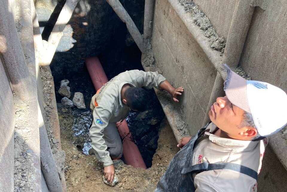 REPARA COMAPA ALTAMIRA HUNDIMIENTO DE DRENAJE EN FRACCIONAMIENTO EL EDÉN