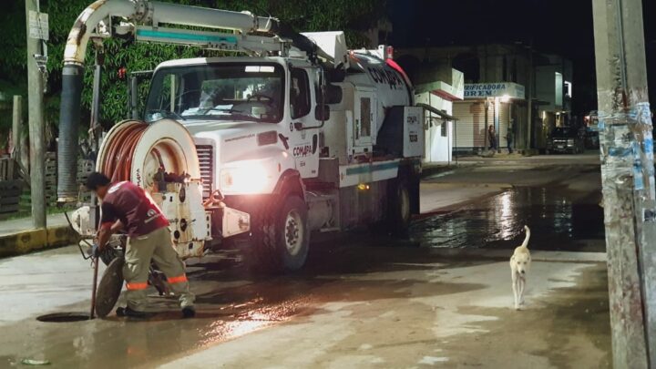 REALIZA COMAPA ALTAMIRA DESAZOLVE DE POZOS DE VISITA EN LOS SÁBALOS