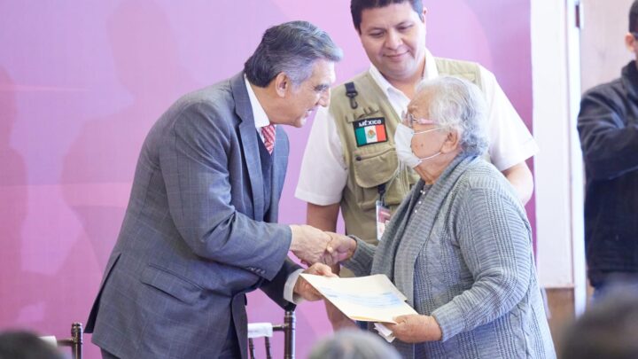 SE HACE JUSTICIA; ENTREGA GOBERNADOR ADEUDOS A FAMILIARES DE TRABAJADORES DE EDUCACIÓN