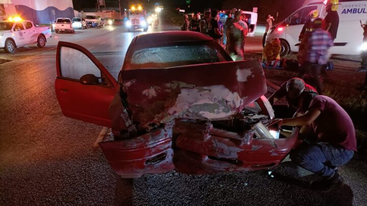 Choque Volcadura Deja 2 Pesonas Lesionadas