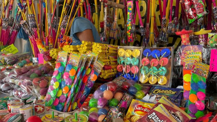 Baja venta de cuetes ante inflación.