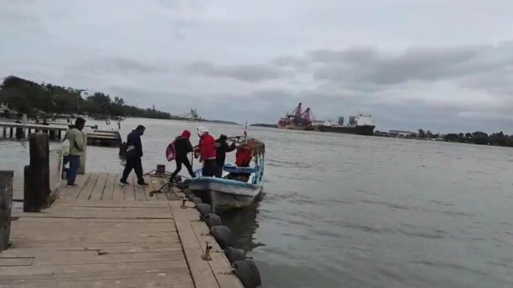 PASO DE LANCHAS NO SUSPENDIERON ACTIVIDADES.