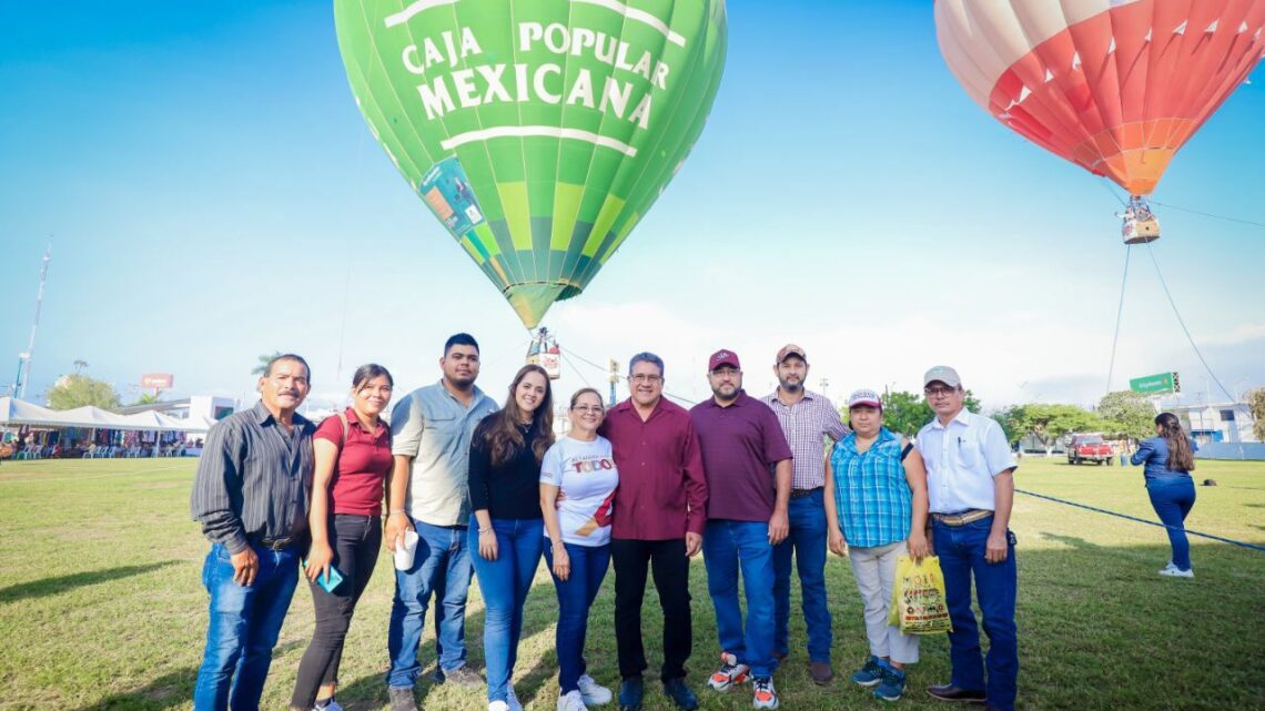 GRAN ÉXITO LA “EXPO NAVIDAD EN GLOBO 2022”