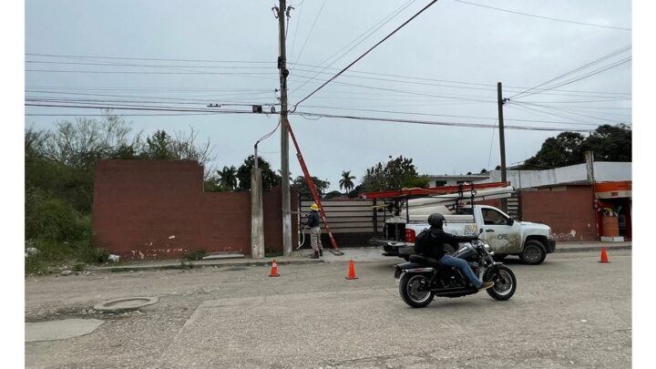 CONTINÚAN FALLAS DE CFE EN FLORIDA 2