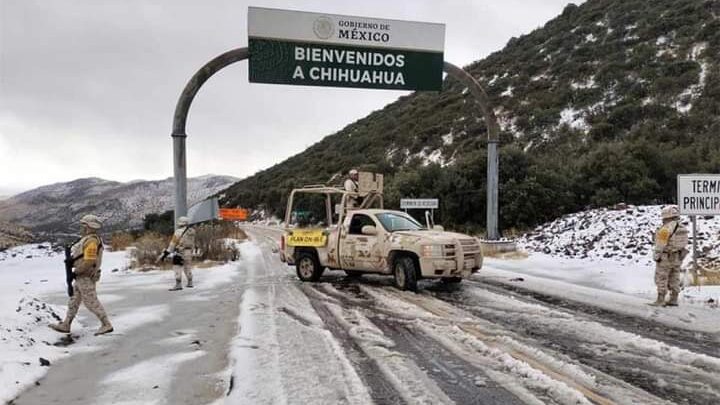 CIERRAN CARRETERA EN CHIHUAHUA POR CAÍDA DE AGUANIEVE