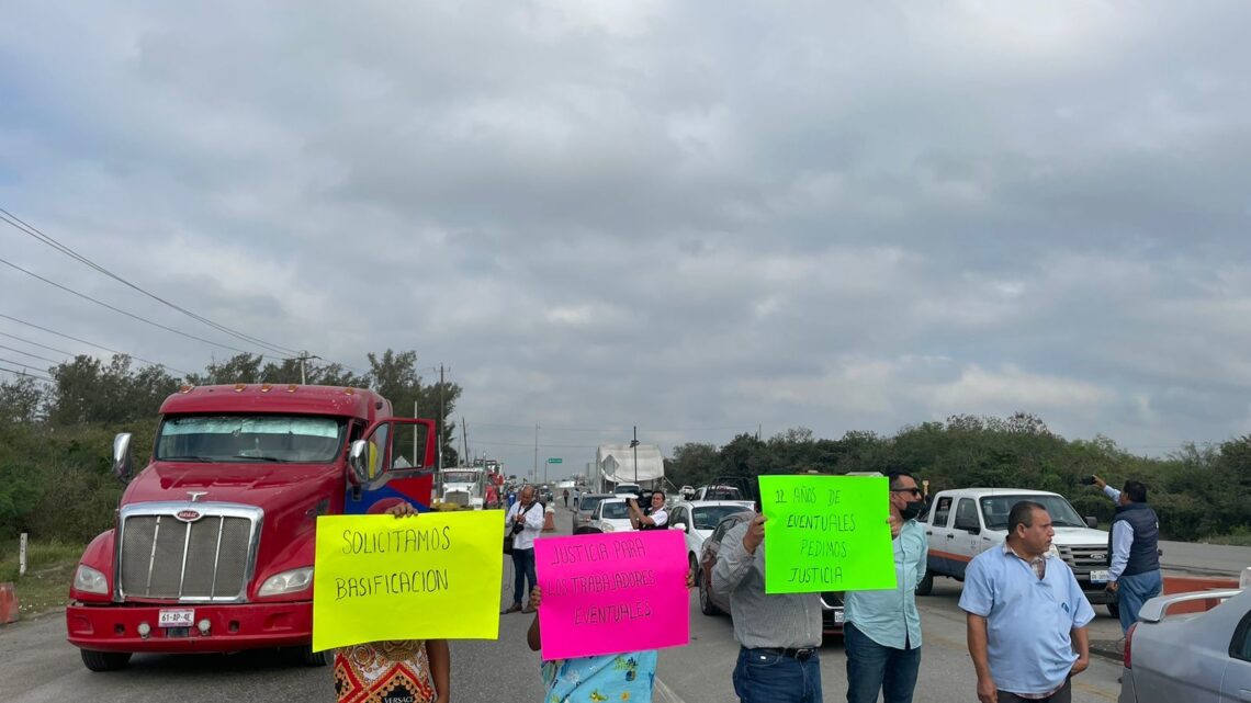 TRABAJADORES DEL TORRE CANTÚ BLOQUEAN CARRETERA TAMPICO-MANTE