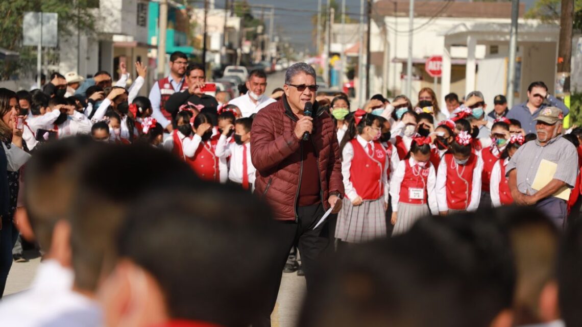TRANSFORMA ARMANDO MARTÍNEZ MANRÍQUEZ LA COLONIA REVOLUCIÓN VERDE CON VIALIDADES PAVIMENTADAS
