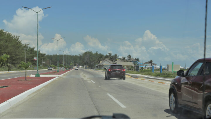 REFUERZAN LA VIGILANCIA VIAL Y LA SEGURIDAD EN EL BOULEVARD COSTERO.